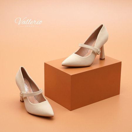 هيلز كعب وسط مع بزيم