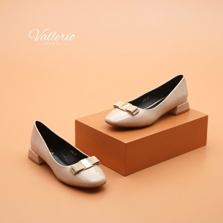 هيلز كعب عريض واطي