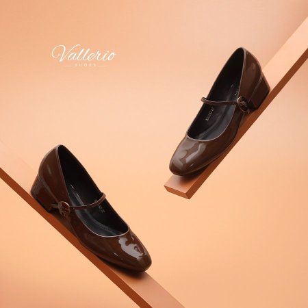 هيلز كعب عريض مع ابزيم