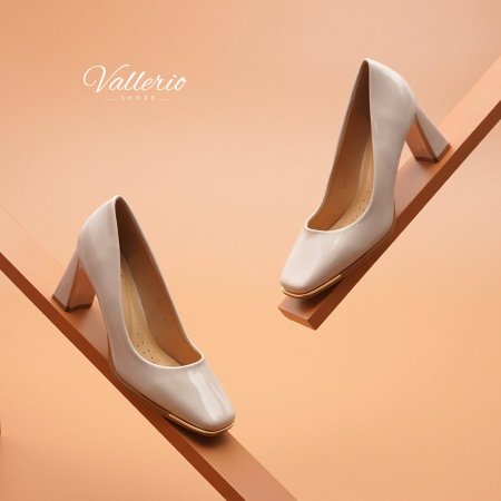 هيلز كعب عريض جلد لمعه