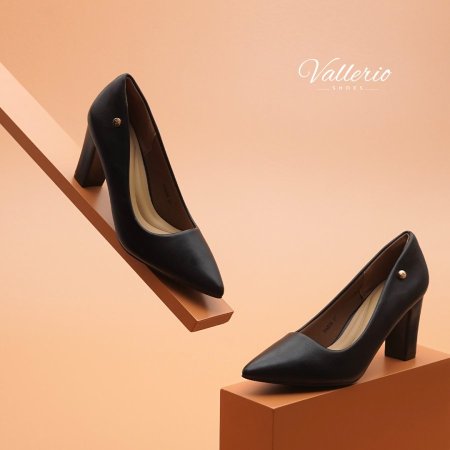 هيلز كعب عريض جلد سادة