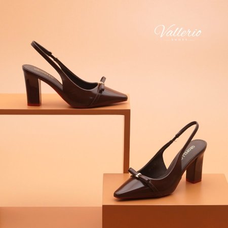 هيلز كعب عريض