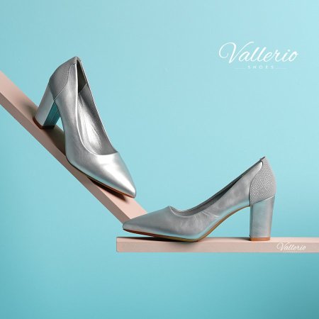 هيلز كعب عريض