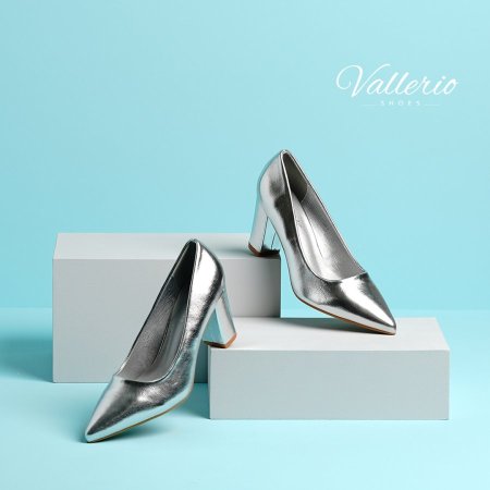 هيلز كعب عريض