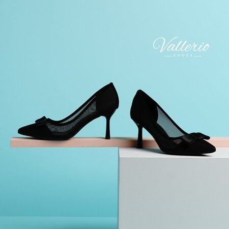 هيلز كعب مع ببيونه