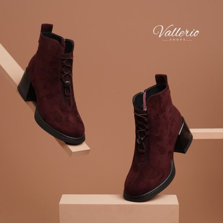 بوت كعب عريض - شكل رباط