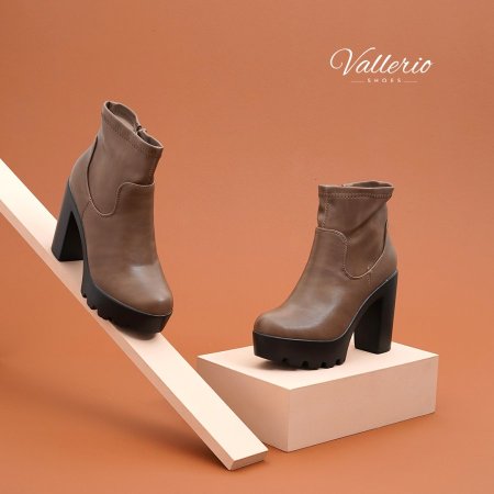 بوت كعب عالي