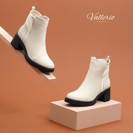 بوت كعب عريض وسط