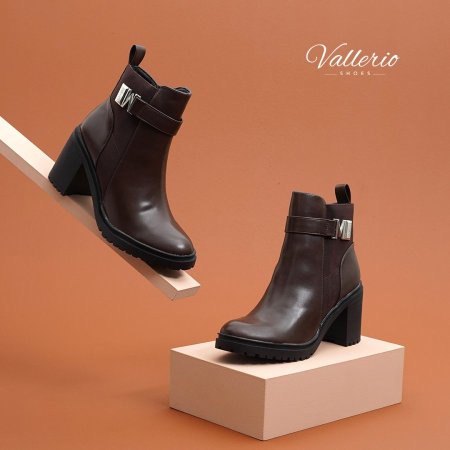 بوت كعب وسط